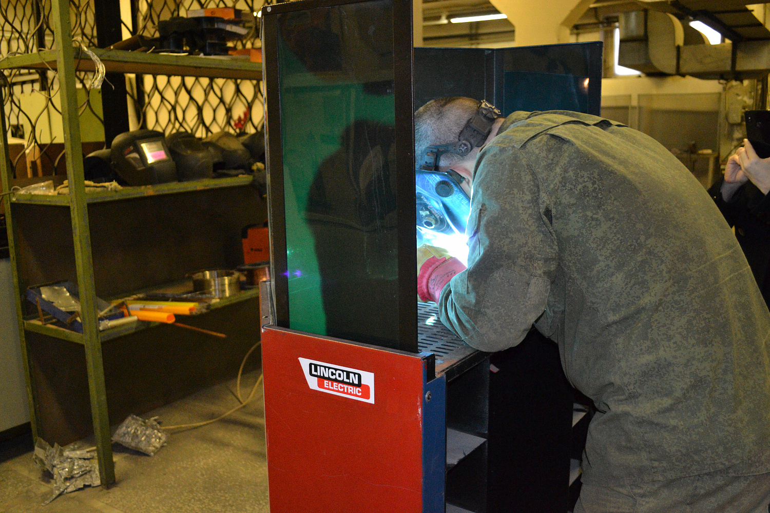 Сварщик газовой сварки (газосварщик)